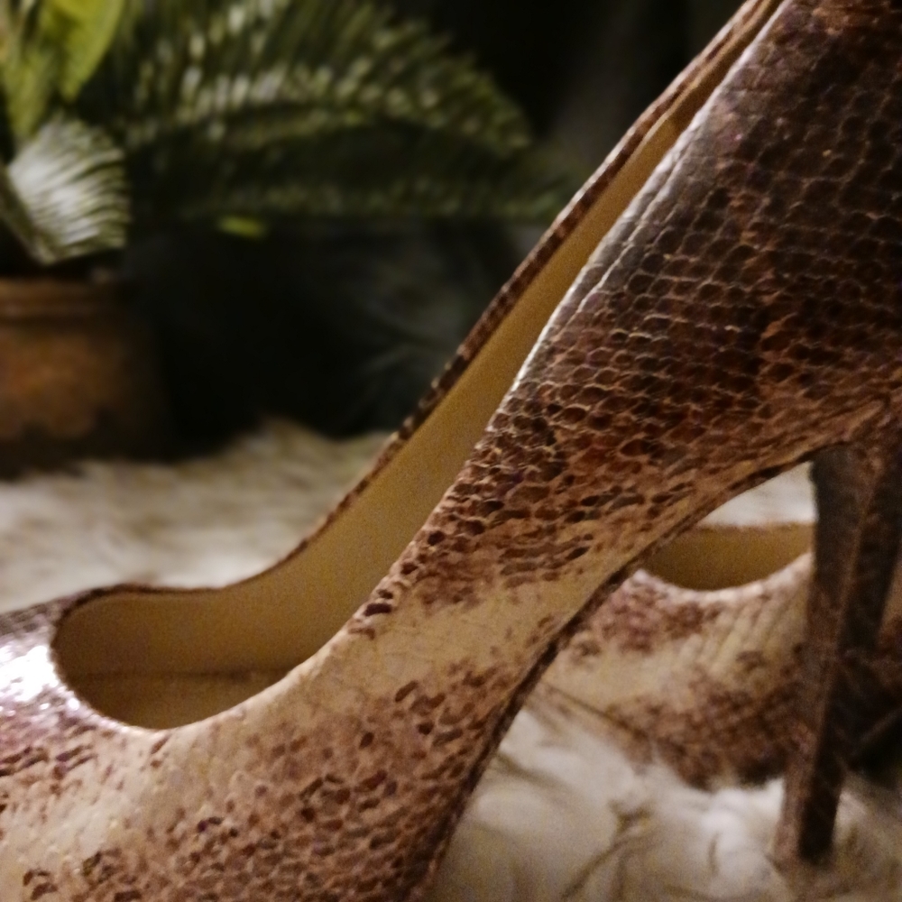 Brian Atwood Brown snake print heels sz 6 - Picture 4 of 7